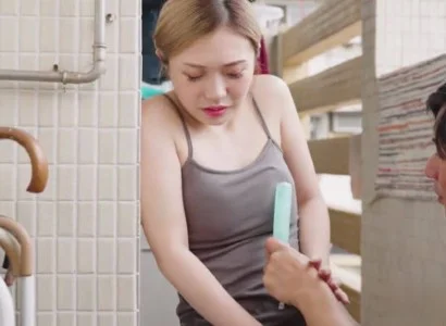 Cặp vợ chồng trẻ giúp em dâu có thai